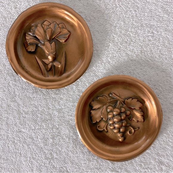 Vintage Copper Plated Cast Iron Decorative Embossed Wall Art - Picture 5 of 8